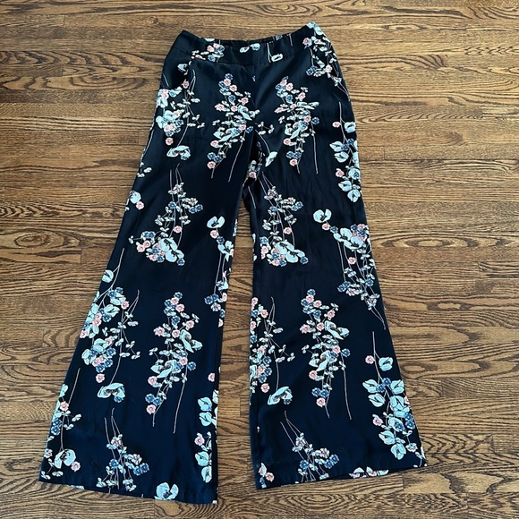 Frank Lyman high waisted floral flare pants - Picture 7 of 11